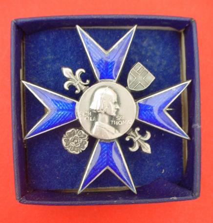 Badge of the Nightingale School of Nursing St Thomas Hospital(4)