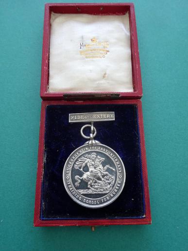 St George's In The East Infirmary Training School For Nurses,cased silver Nurses Medal