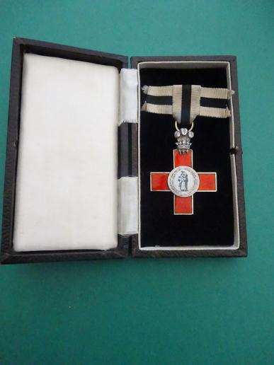 Order of the League of Mercy,Cased Silver gilt medal