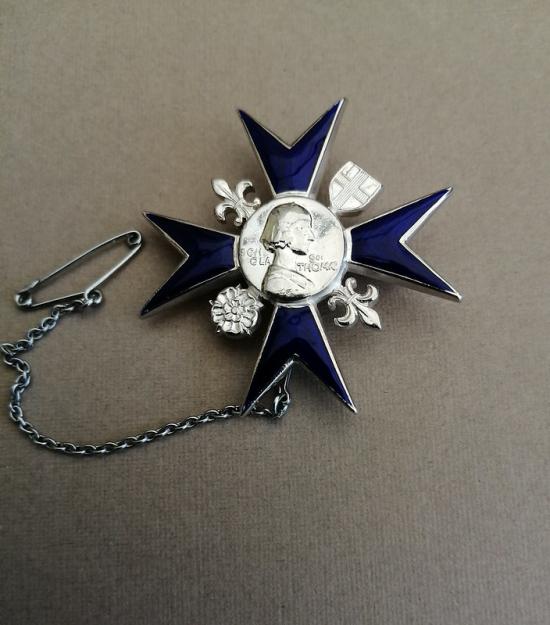 Nightingale School of Nursing St Thomas's Hospital,Silver Nurses Badge