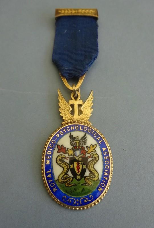 Royal Medical Psychological Association, Silver gilt Past Presidents medal