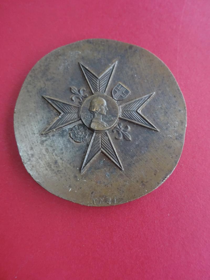 Nightingale School of Nursing St Thomas's Hospital,Bronze badge Die