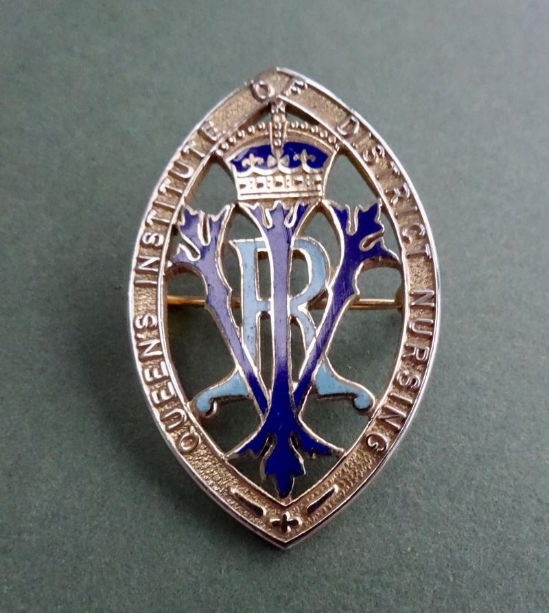 Queen's Institute of District Nursing, Silver gilt 21 years service badge