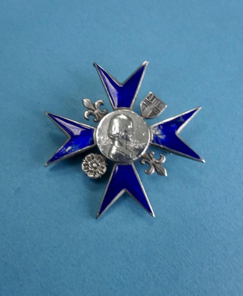 Nightingale School of Nursing St Thomas's Hospital,Silver Nurses Badge(J Dyer)