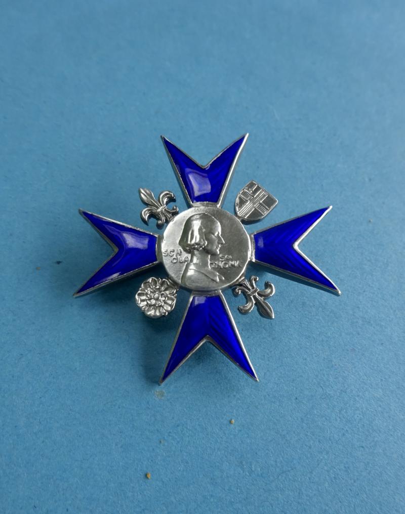 Nightingale School of Nursing St Thomas's Hospital,Silver Nurses Badge(Elizabeth M V Pearce)