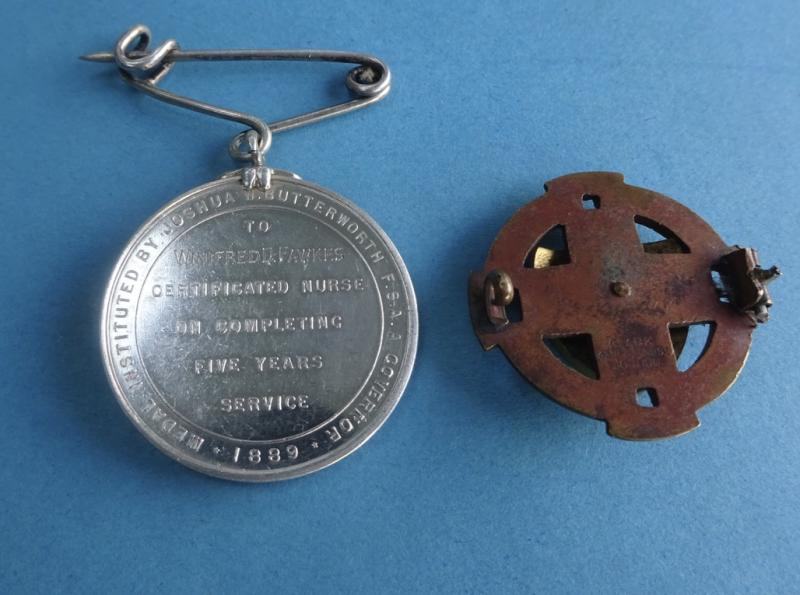Guy's Hospital The Butterworth Long Service Medal and Nurses League badge