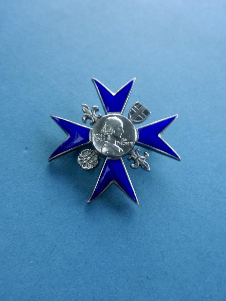 Nightingale School of Nursing St Thomas's Hospital,Silver Nurses Badge(Margaret J Mark)