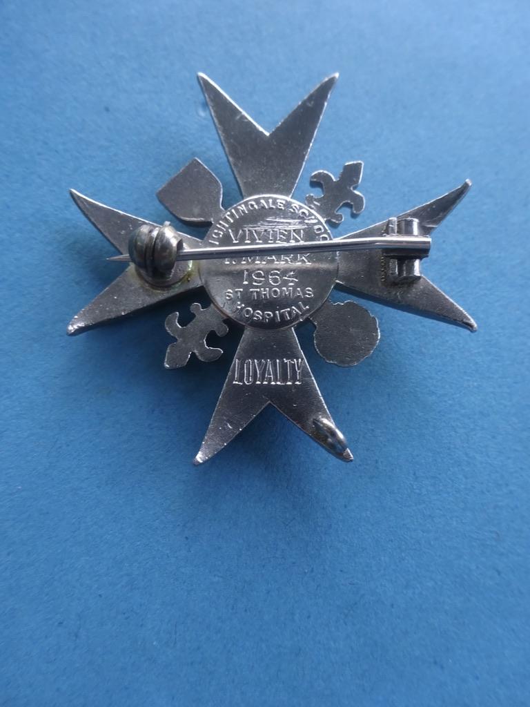 Nightingale School of Nursing St Thomas's Hospital,Silver Nurses Badge(Vivien I Mark)