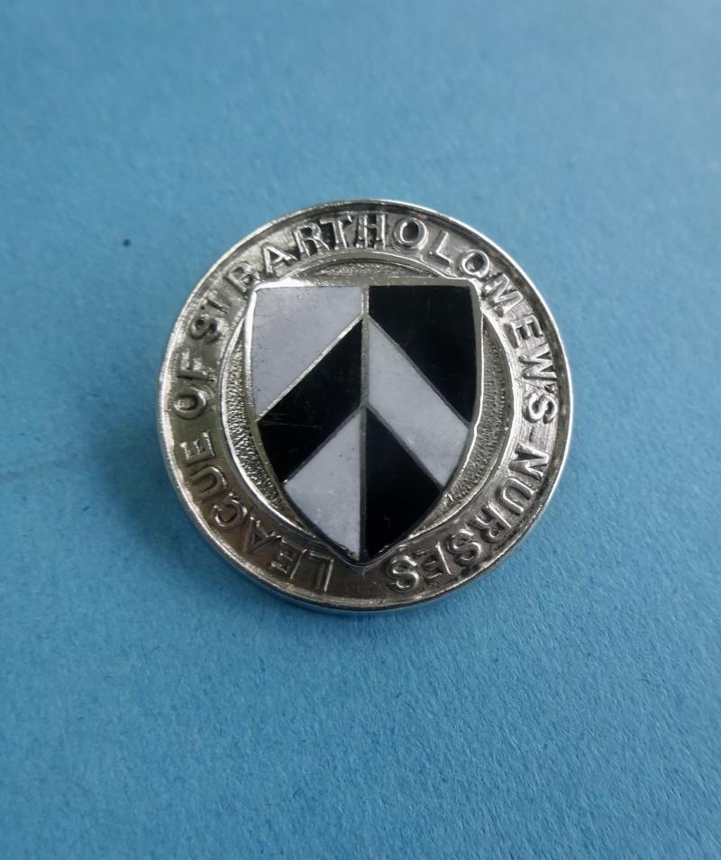 League of St Bartholomew's Nurses, silver members badge