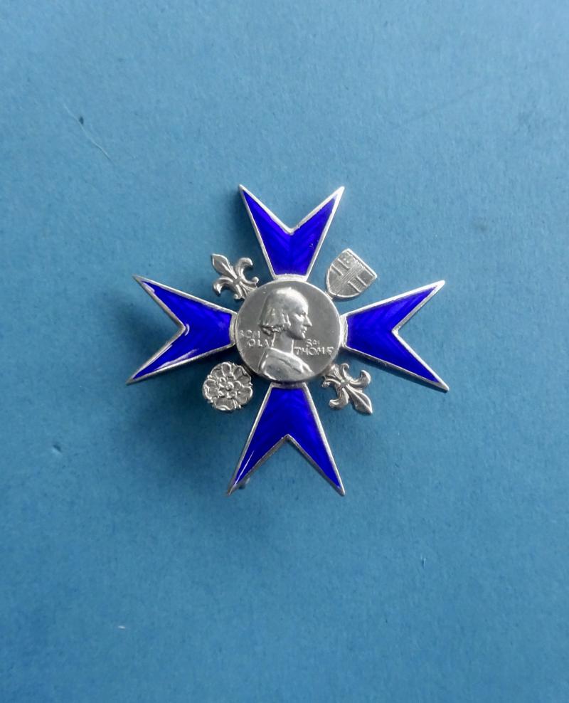 Nightingale School of Nursing St Thomas's Hospital,Silver Nurses Badge( Shirley B S Mathew)