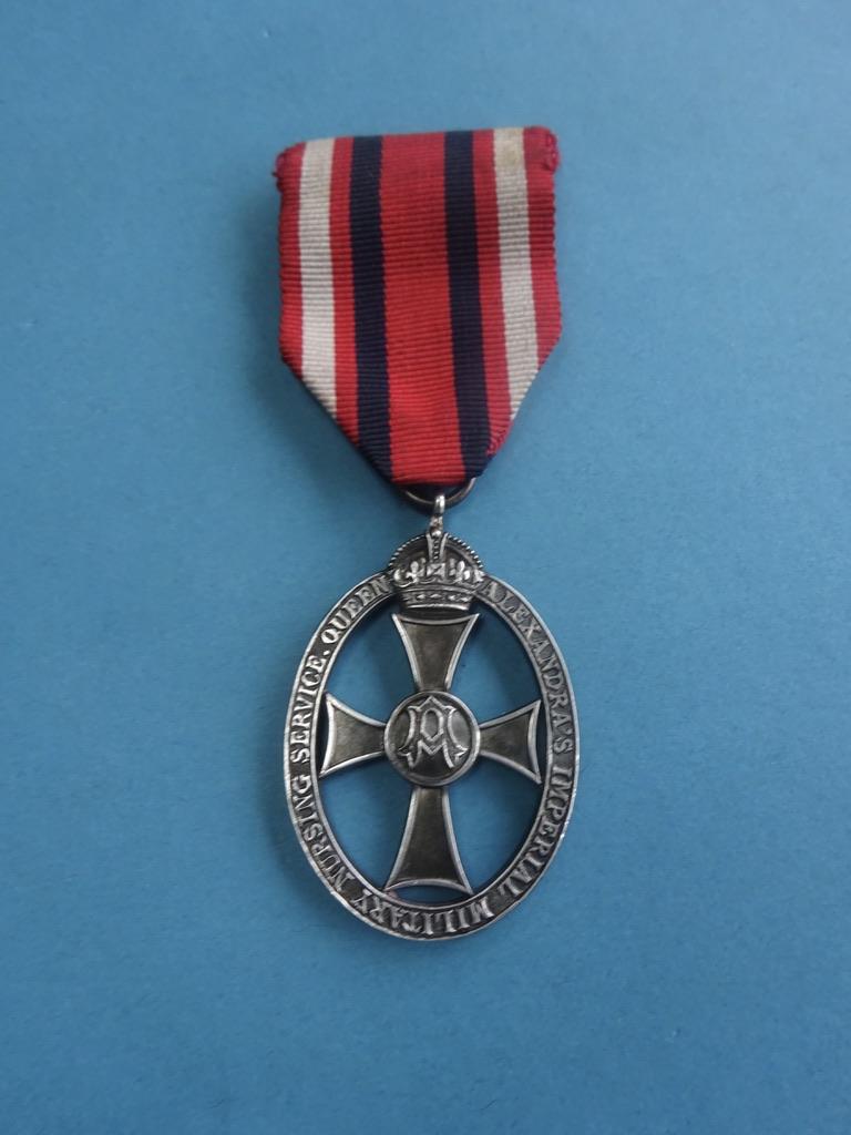 Queen Alexandra's Imperial Military Nursing Service,Silver Tippet Badge