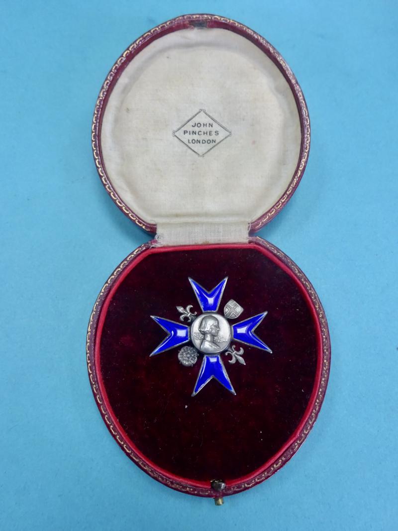 Nightingale School of Nursing St Thomas's Hospital,Cased Silver Nurses Badge(Muriel Edwards)